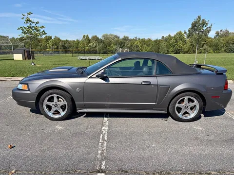 2004 Ford Mustang GT Deluxe Convertible 2D