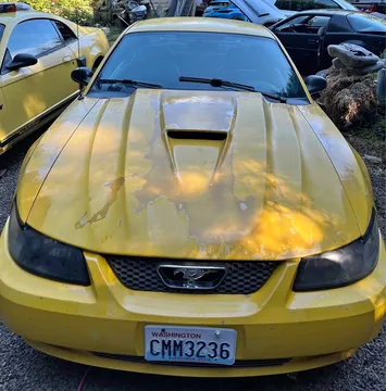 2004 Ford Mustang GT Deluxe Coupe 2D