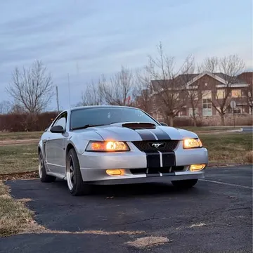 2004 Ford Mustang GT Deluxe Coupe