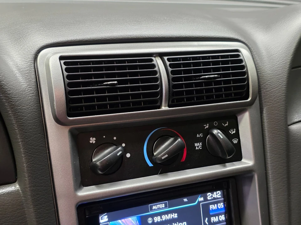 2004 Ford SN95 Mustang - Image 28 of 31