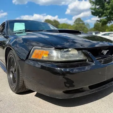 2004 Ford Mustang GT Deluxe
