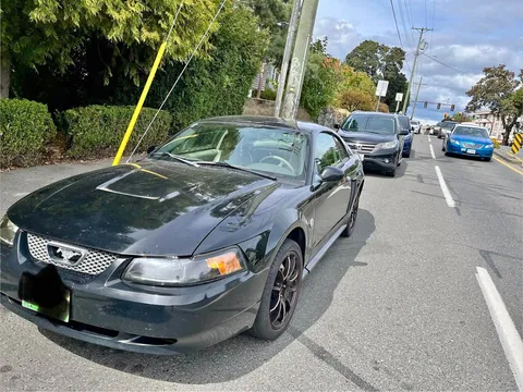 2004 Ford Mustang