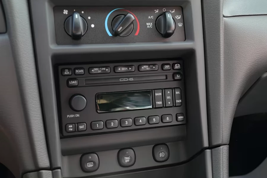 2004 Ford SN95 Mustang Cobra - Image 19 of 31