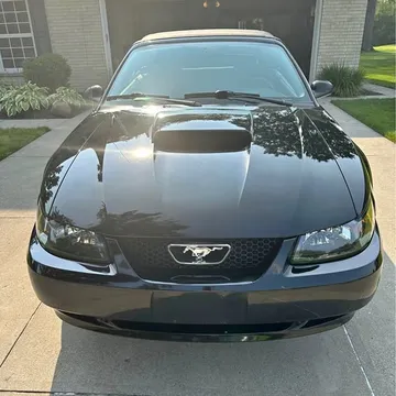 2004 Ford Mustang V6 Convertible 2D