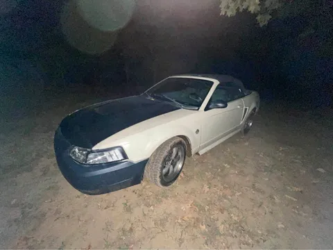 2004 Ford Mustang V6 Convertible 2D