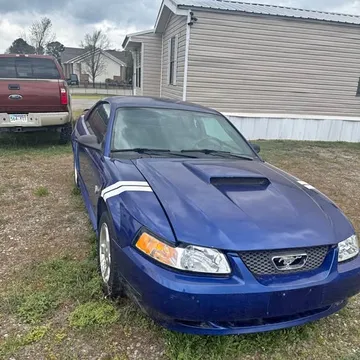2004 Ford Mustang V6 Coupe