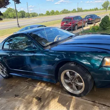 2004 Ford Mustang V6 Coupe