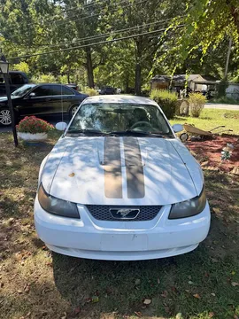 2004 Ford Mustang V6 Coupe 2D