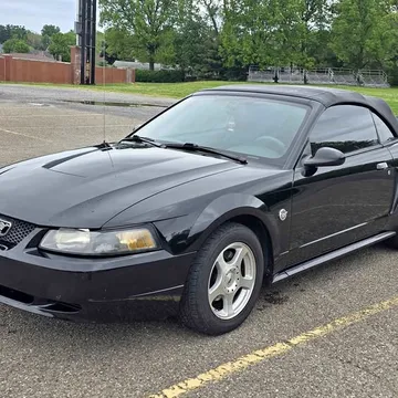 2004 Ford Mustang V6 Premium Convertible 2D