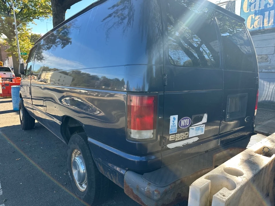 2004 Ford - Image 2 of 6