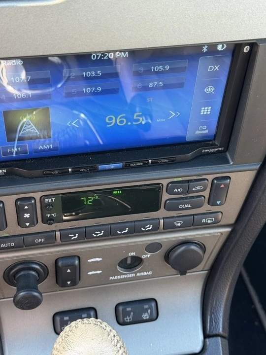 2004 Ford Thunderbird 11th Gen - Image 10 of 12