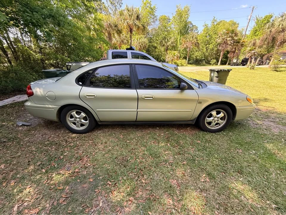 2004 Ford Taurus 4th Gen - Image 5 of 8