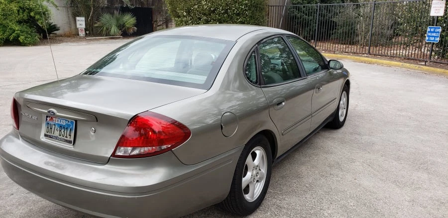 2004 Ford Taurus 4th Gen - Image 3 of 12