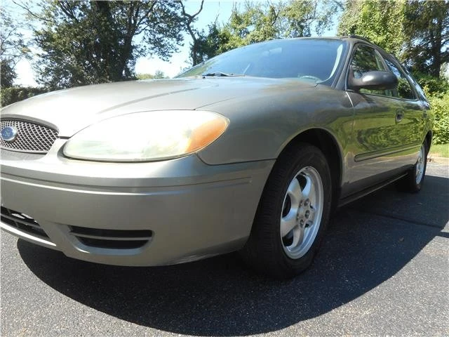 2004 Ford Taurus 4th Gen - Image 10 of 12