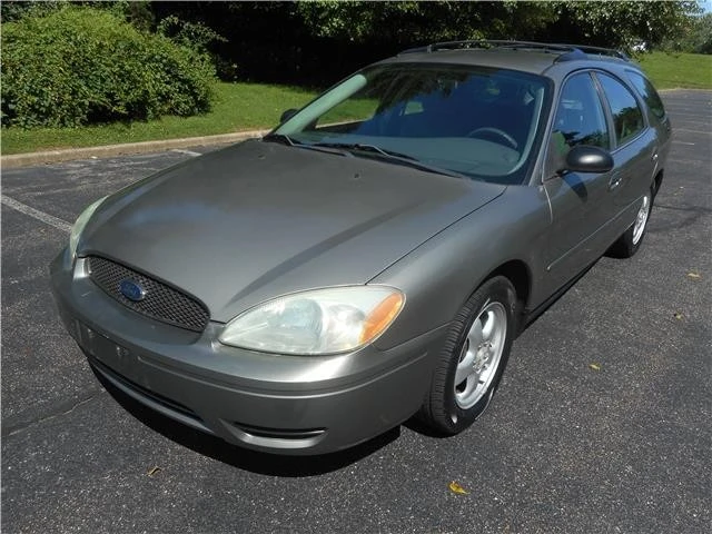 2004 Ford Taurus 4th Gen - Image 9 of 12