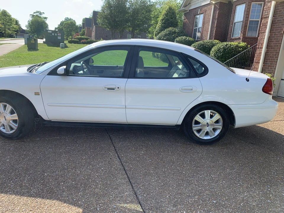 2004 Ford Taurus 4th Gen - Image 14 of 31