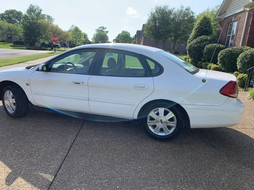 2004 Ford Taurus 4th Gen - Image 16 of 31