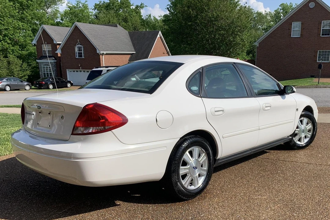 2004 Ford Taurus 4th Gen - Image 5 of 31