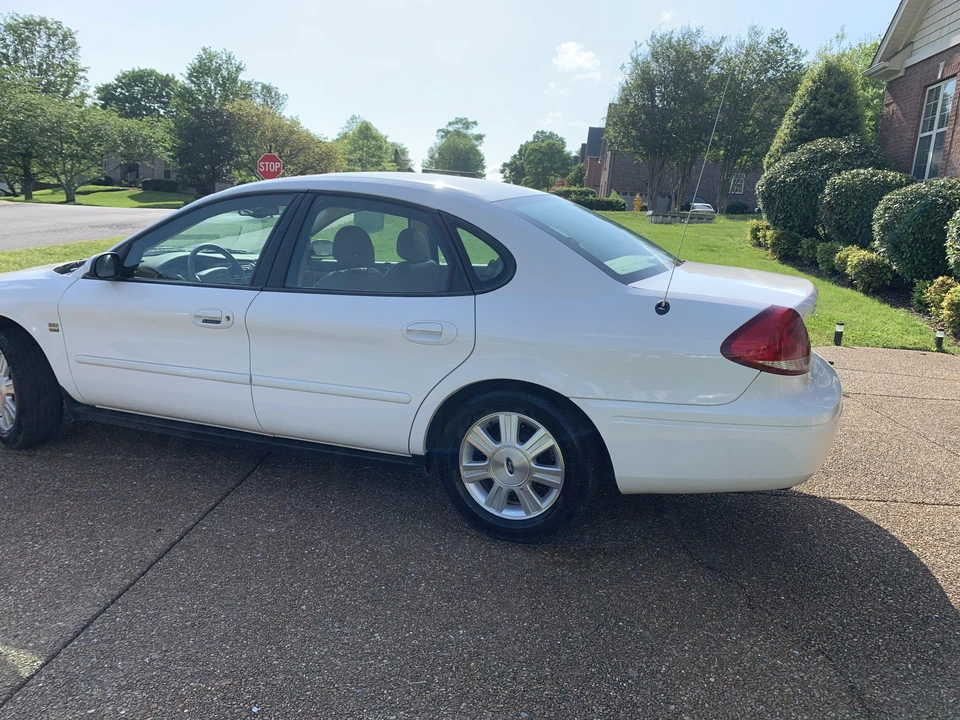 2004 Ford Taurus 4th Gen - Image 17 of 31