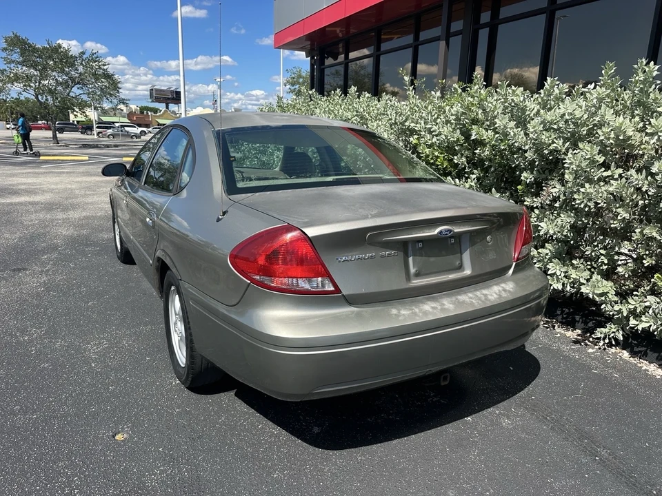 2004 Ford Taurus 4th Gen - Image 2 of 20