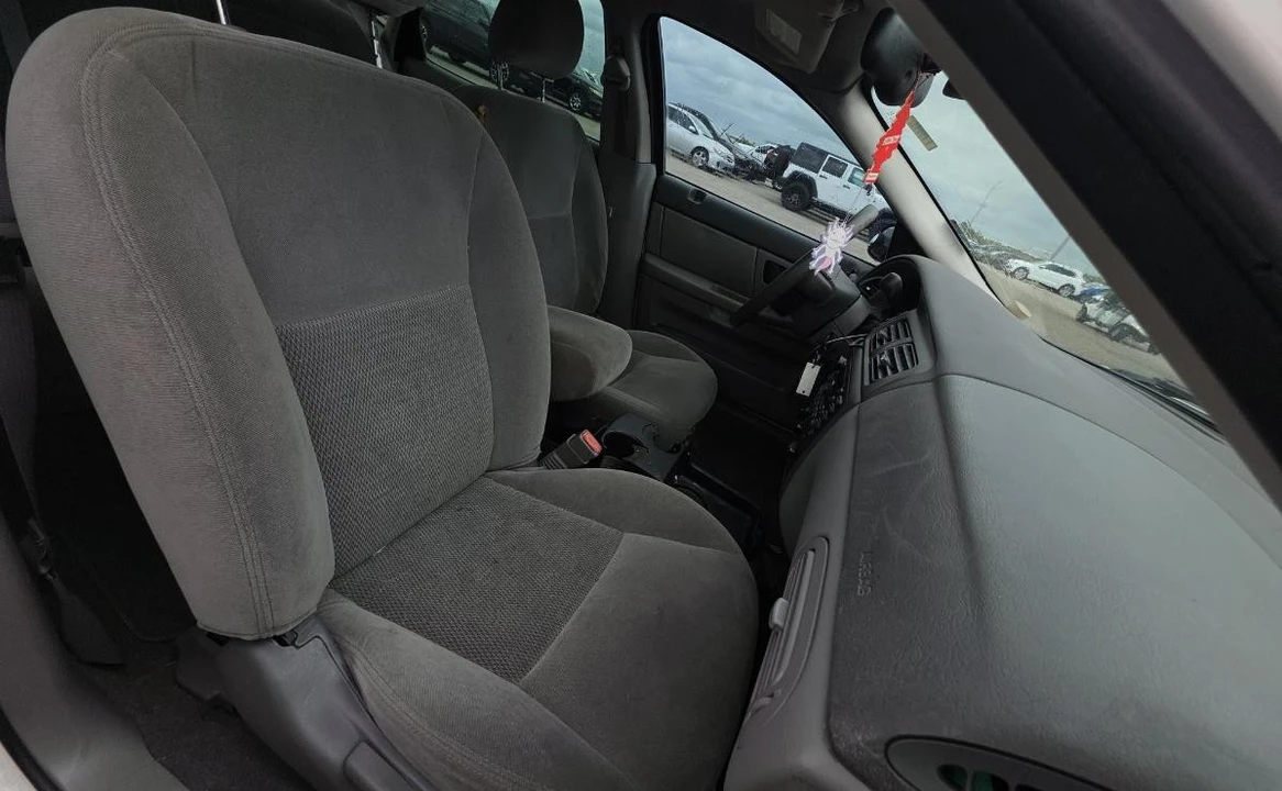 2004 Ford Taurus 4th Gen - Image 8 of 13