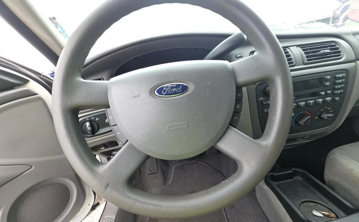2004 Ford Taurus 4th Gen - Image 10 of 13