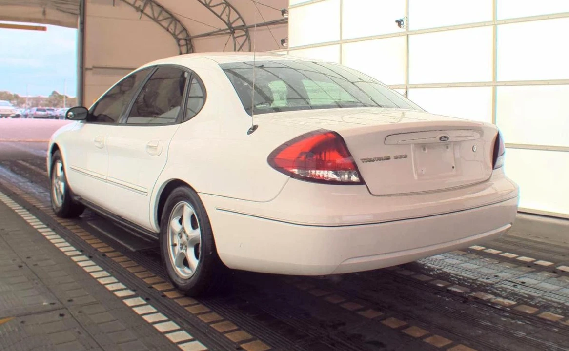 2004 Ford Taurus 4th Gen - Image 6 of 13