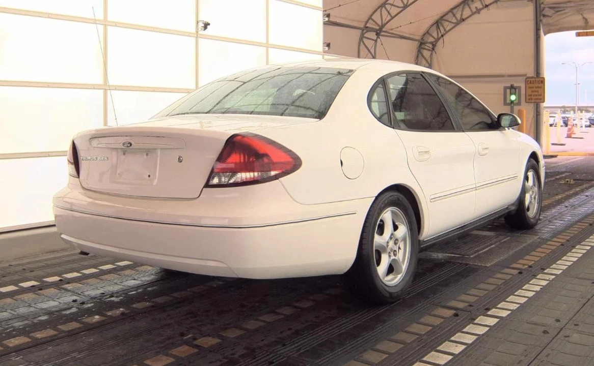 2004 Ford Taurus 4th Gen - Image 4 of 13