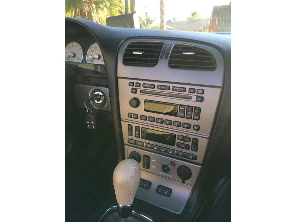 2004 Ford Thunderbird 11th Gen - Image 10 of 15