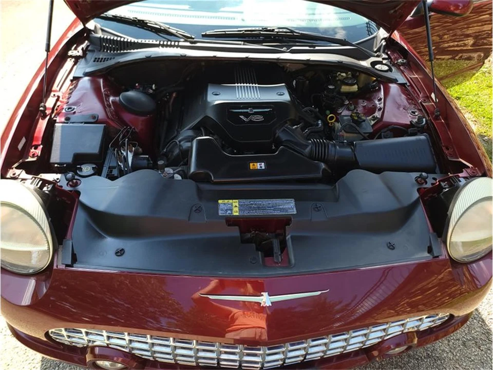 2004 Ford Thunderbird 11th Gen - Image 19 of 23
