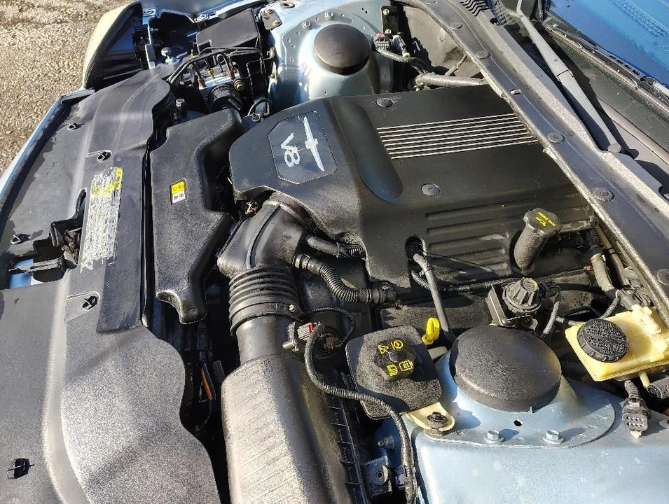 2004 Ford Thunderbird 11th Gen - Image 19 of 28