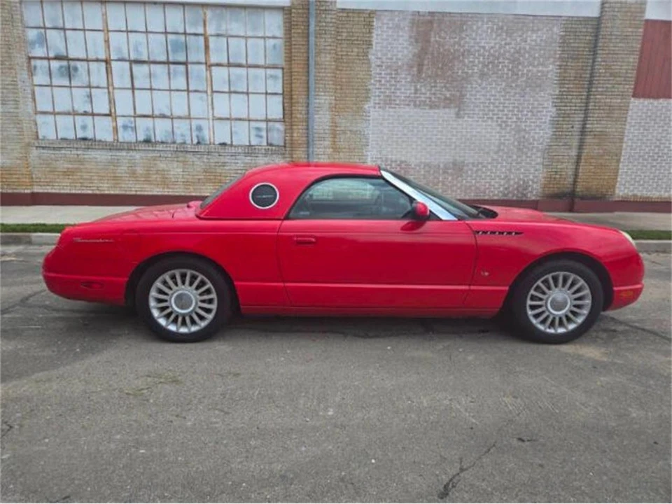 2004 Ford Thunderbird 11th Gen - Image 13 of 14