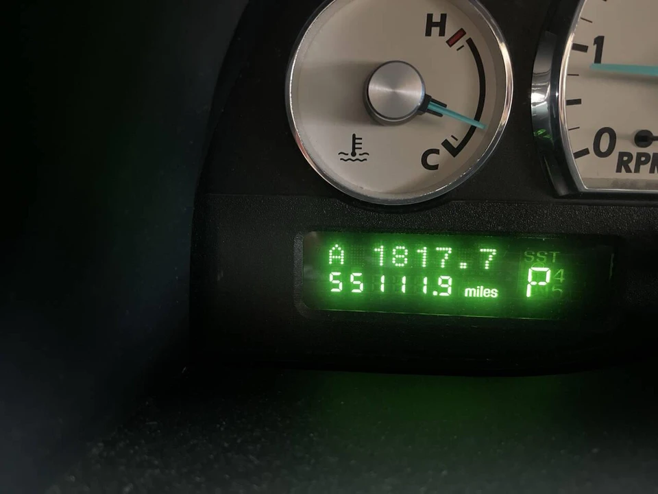 2004 Ford Thunderbird 11th Gen - Image 21 of 31