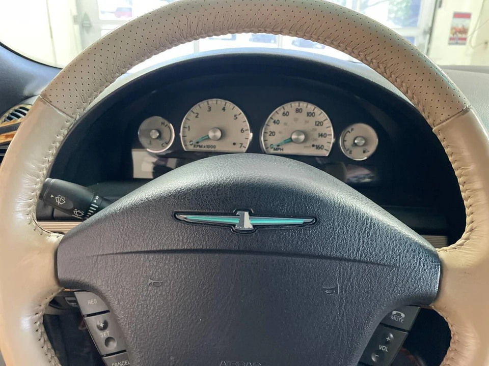 2004 Ford Thunderbird 11th Gen - Image 15 of 31