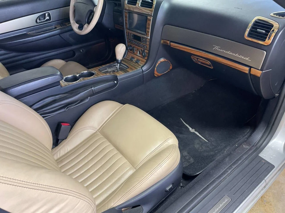 2004 Ford Thunderbird 11th Gen - Image 22 of 31