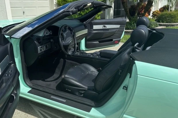 2004 Ford Thunderbird 11th Gen - Image 4 of 8