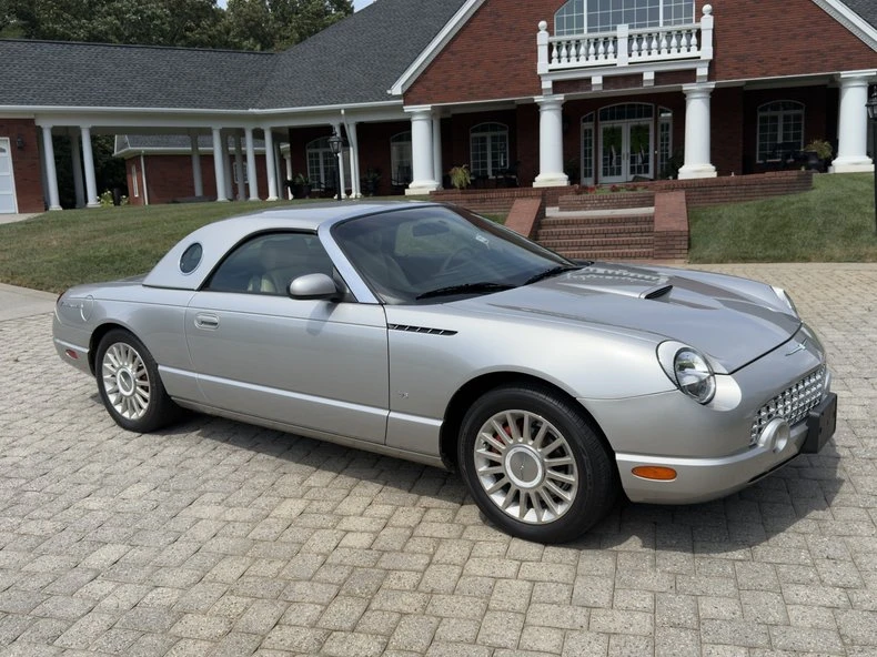 2004 Ford Thunderbird 11th Gen - Image 10 of 15