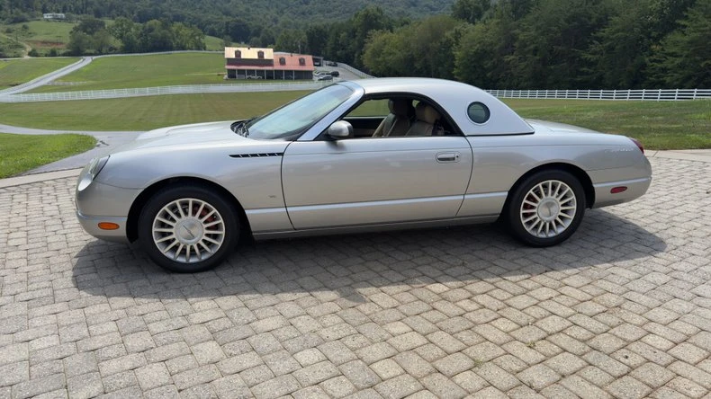 2004 Ford Thunderbird 11th Gen - Image 3 of 15
