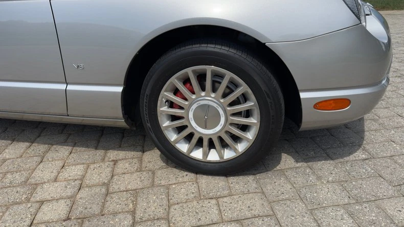 2004 Ford Thunderbird 11th Gen - Image 11 of 15