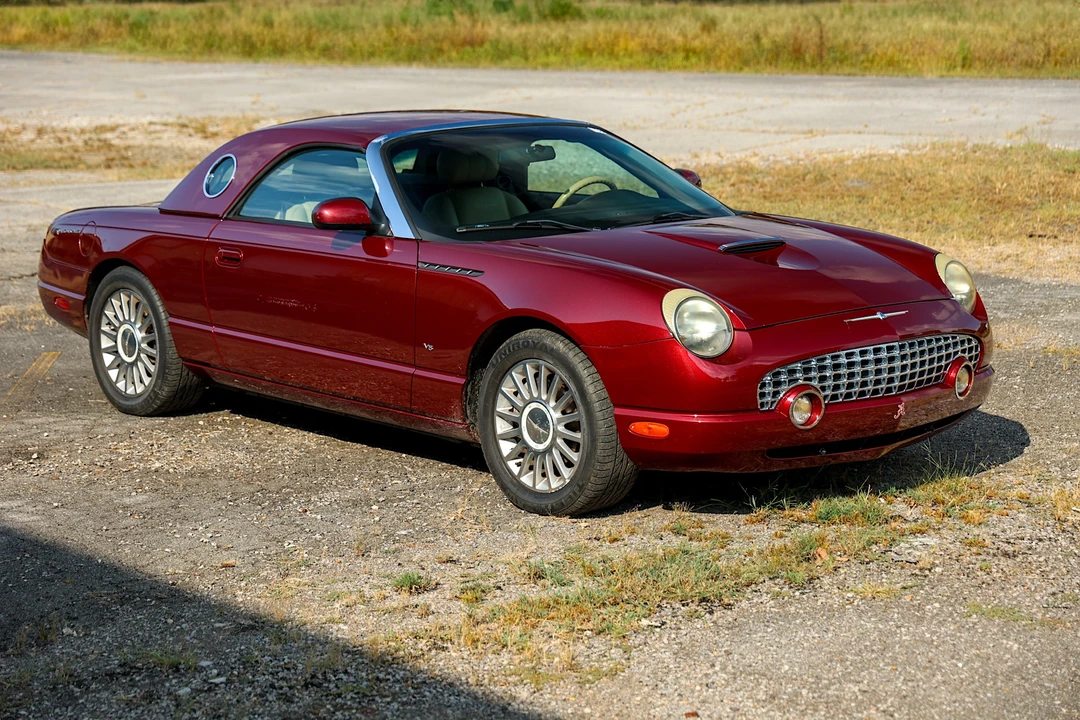 2004 Ford Thunderbird 11th Gen - Image 2 of 31