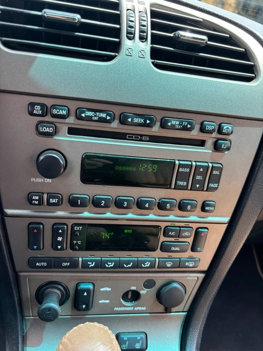 2004 Ford Thunderbird 11th Gen - Image 13 of 16