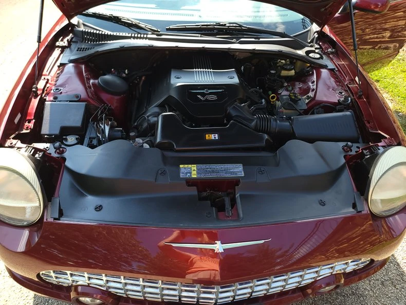 2004 Ford Thunderbird 11th Gen - Image 19 of 23