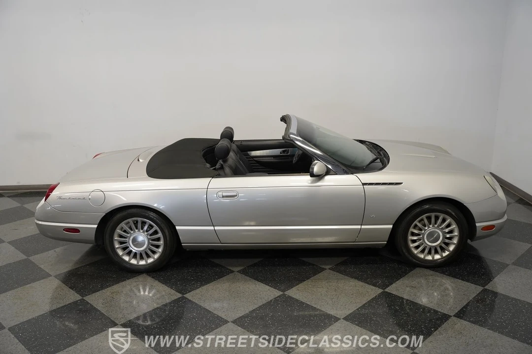2004 Ford Thunderbird 11th Gen - Image 21 of 31