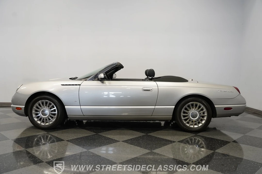 2004 Ford Thunderbird 11th Gen - Image 11 of 31