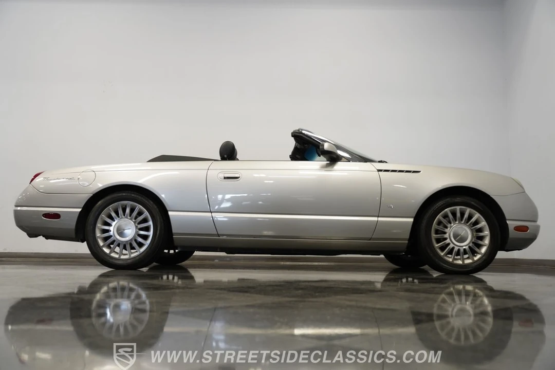 2004 Ford Thunderbird 11th Gen - Image 23 of 31