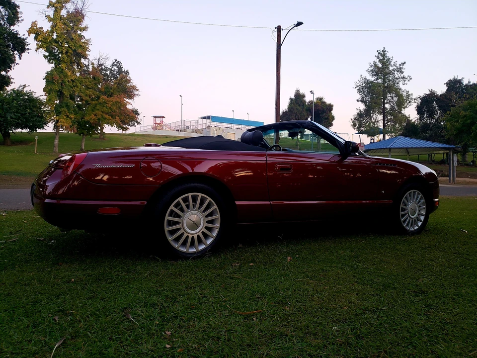 2004 Ford Thunderbird 11th Gen - Image 28 of 31