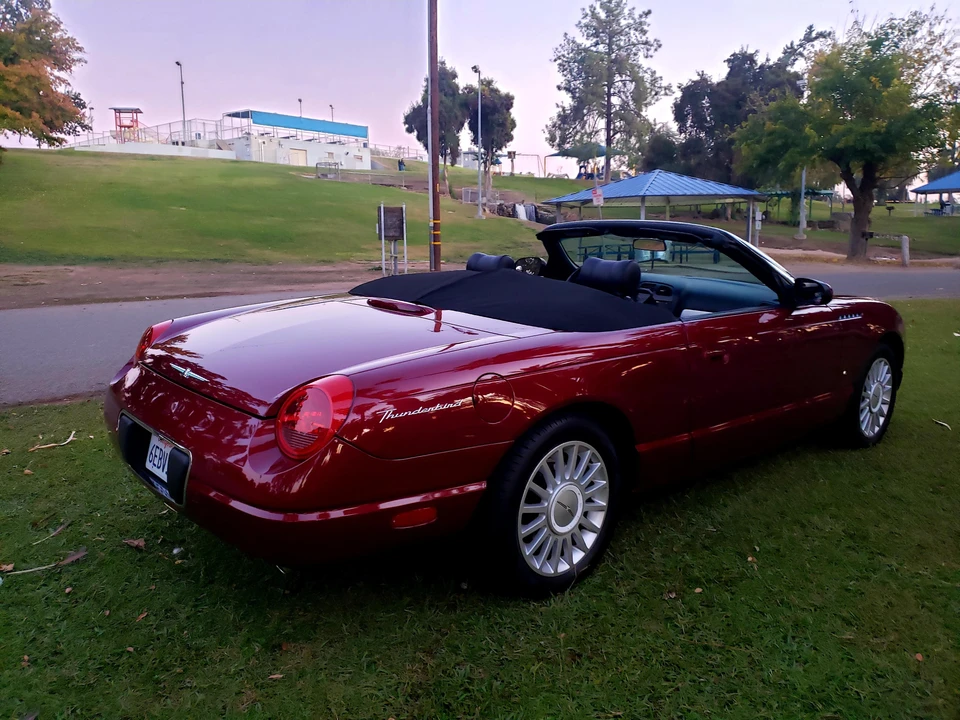 2004 Ford Thunderbird 11th Gen - Image 27 of 31