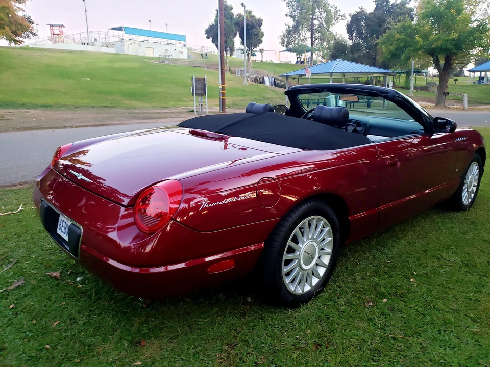 2004 Ford Thunderbird 11th Gen - Image 25 of 31
