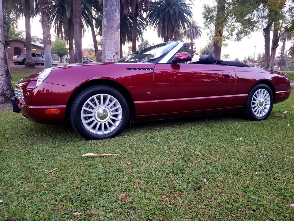 2004 Ford Thunderbird 11th Gen - Image 17 of 31