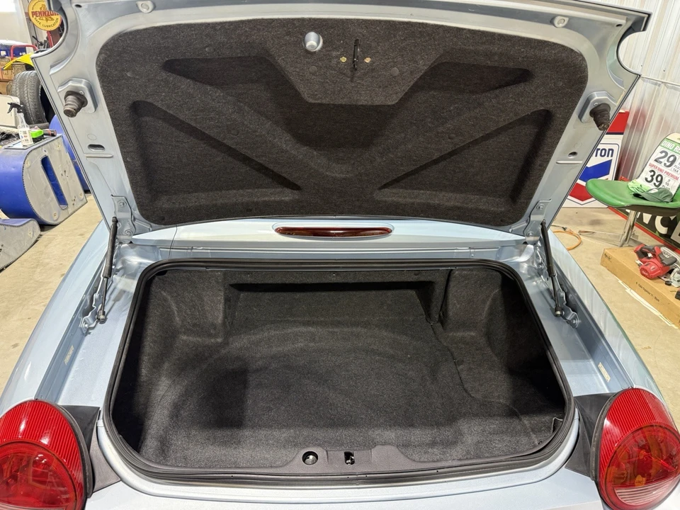 2004 Ford Thunderbird 11th Gen - Image 9 of 13